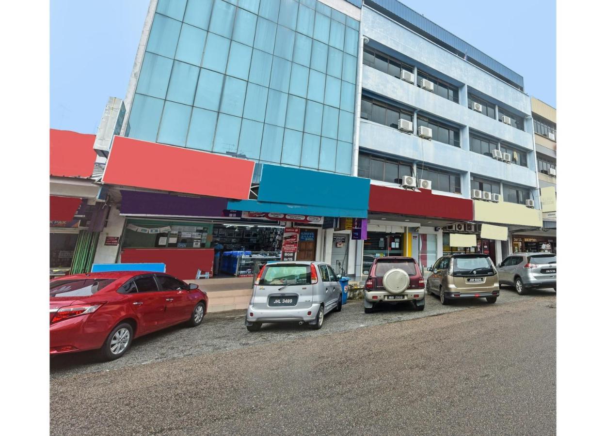 OYO 90544 M&h Hotel Pengerang Buitenkant foto