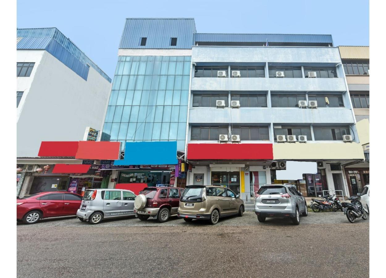 OYO 90544 M&h Hotel Pengerang Buitenkant foto